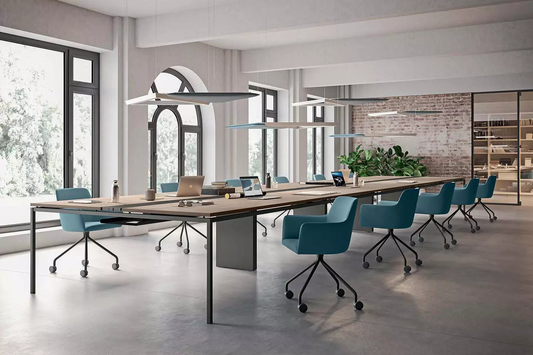 Isla de Trabajo Idea y Sillas de Oficina City