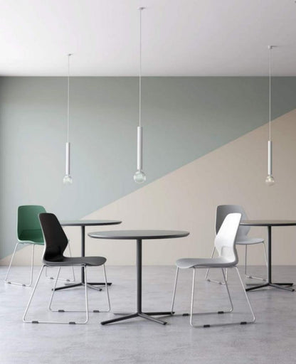 Silla Staryo Base Patín, Color Blanco, Apilable y Lavable