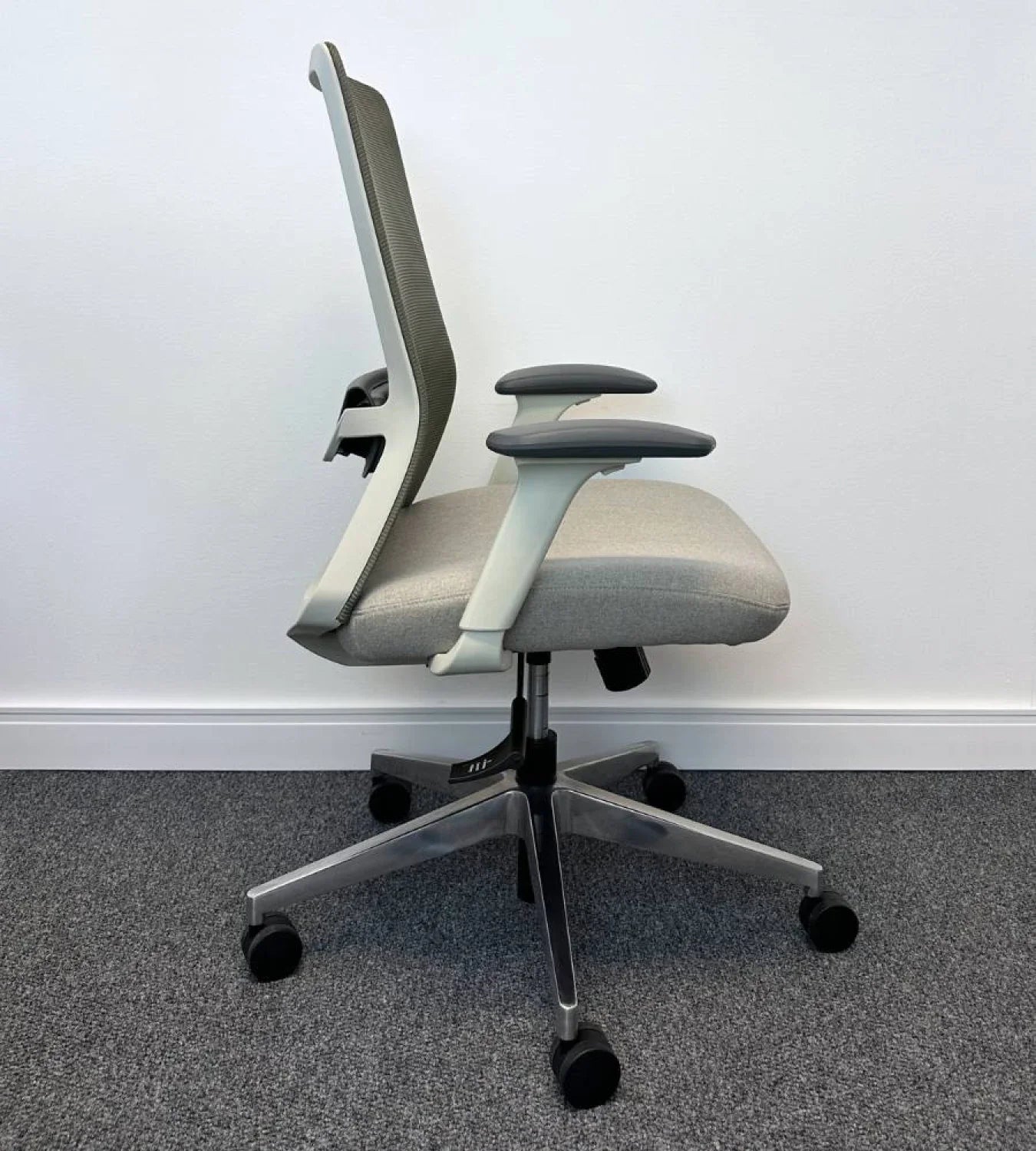 Silla de Oficina Polestar Blanca Base Aluminio